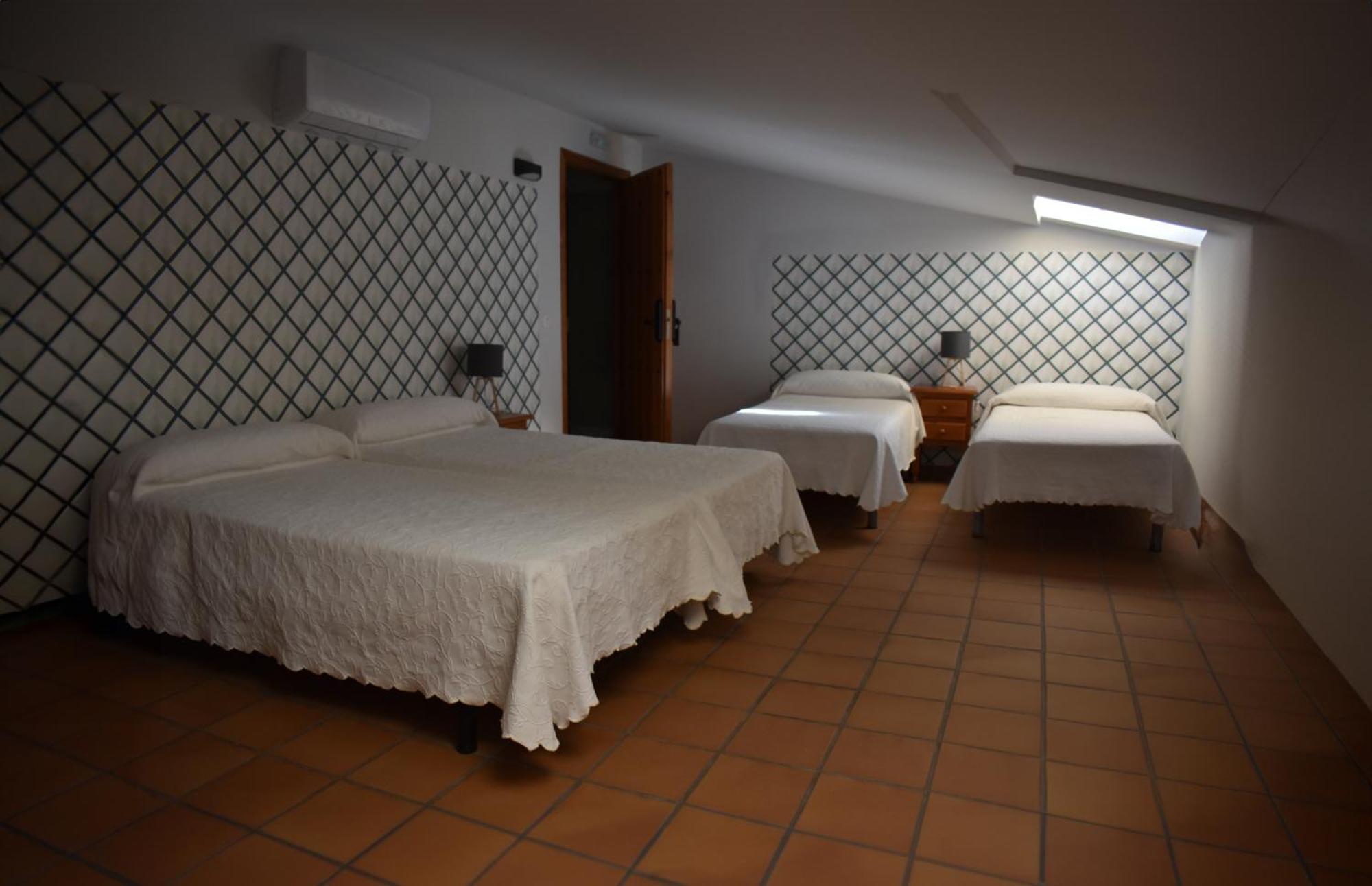 Hostal Altamira Guadalupe Guadalupe  Zewnętrze zdjęcie