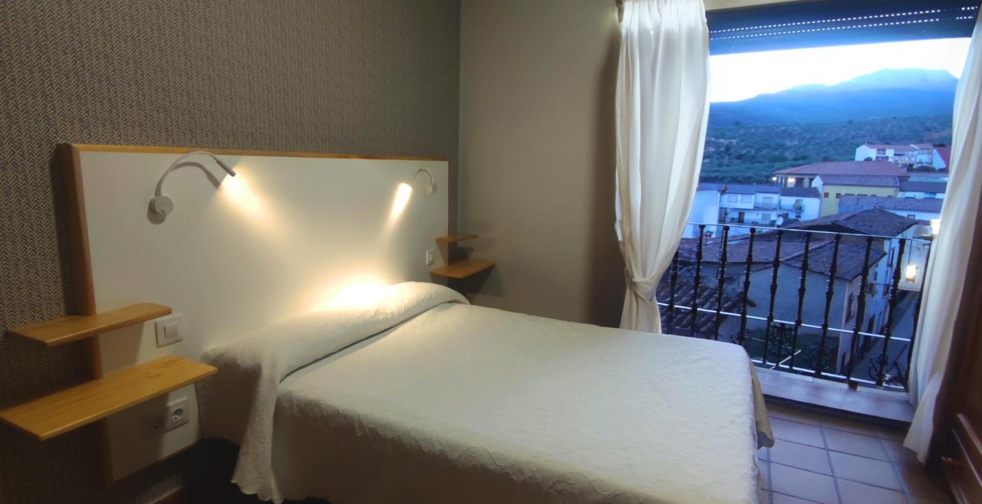 Hostal Altamira Guadalupe Guadalupe  Zewnętrze zdjęcie